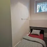 Przy Metro Wierzbno Hostel Varšava
