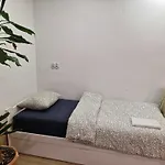 Hostel Przy Metro Wierzbno *