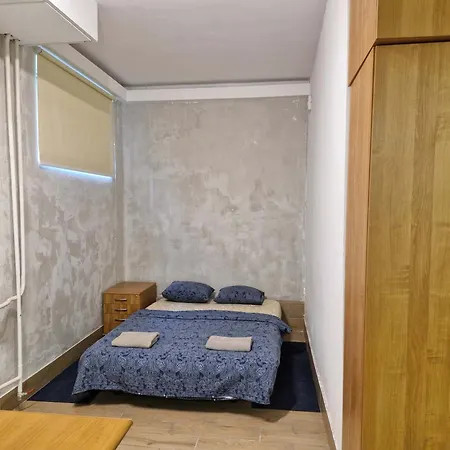 Przy Metro Wierzbno Hostel