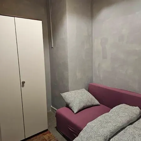 Hostel Przy Metro Wierzbno Warsaw