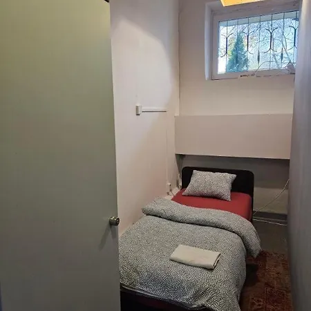 Przy Metro Wierzbno Albergue Varsóvia