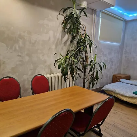 Hostel Przy Metro Wierzbno *
