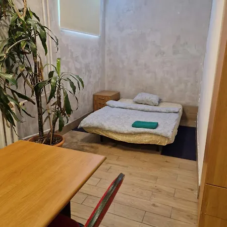 Hostel Przy Metro Wierzbno Warszawa