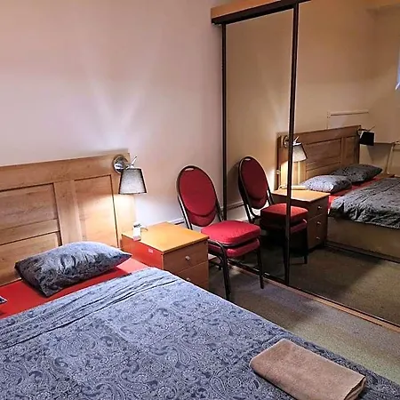 Hostel Przy Metro Wierzbno *