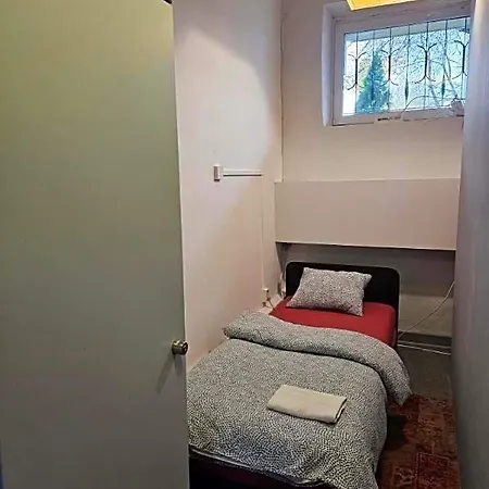 Przy Metro Wierzbno Hostel