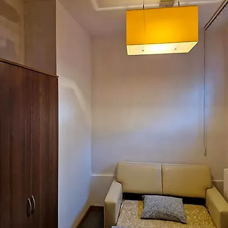 Przy Metro Wierzbno Hostel