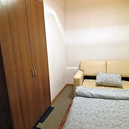 Przy Metro Wierzbno Hostel *