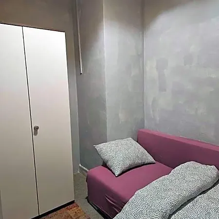 Przy Metro Wierzbno Hostel