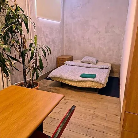 Hostel Przy Metro Wierzbno Varšava