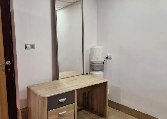 Hostal Przy Metro Wierzbno Varsovia