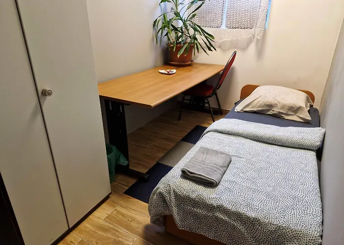 Przy Metro Wierzbno * Varsovie