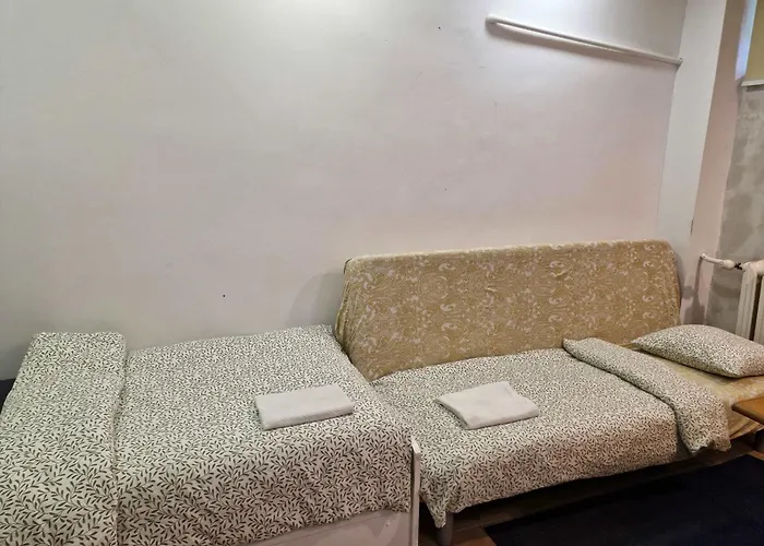 Przy Metro Wierzbno Hostal