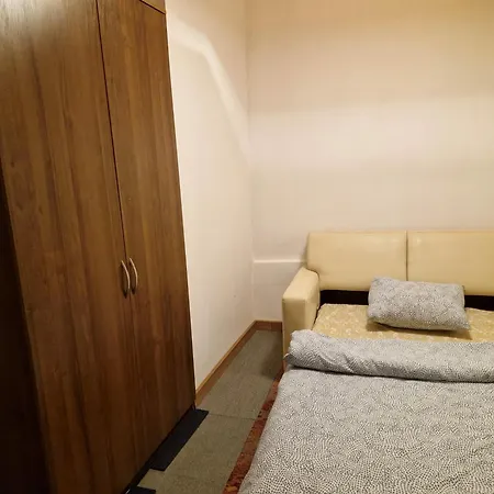 Przy Metro Wierzbno Hostel Varšava