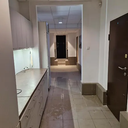 ホステル Przy Metro Wierzbno *